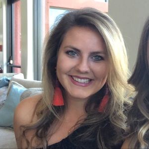 Meet your Posher, Caroline